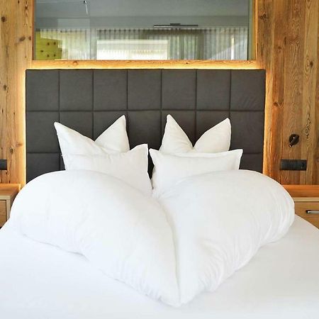 Hotel Trenker Браєс Екстер'єр фото