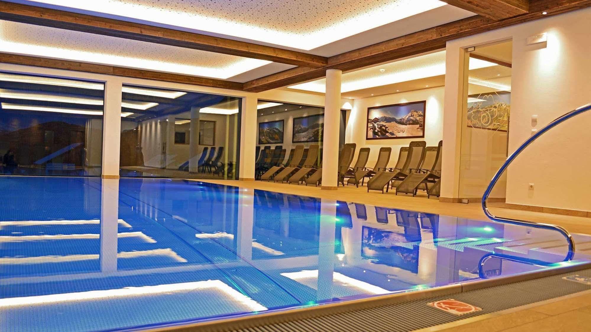 Hotel Trenker Браєс Екстер'єр фото