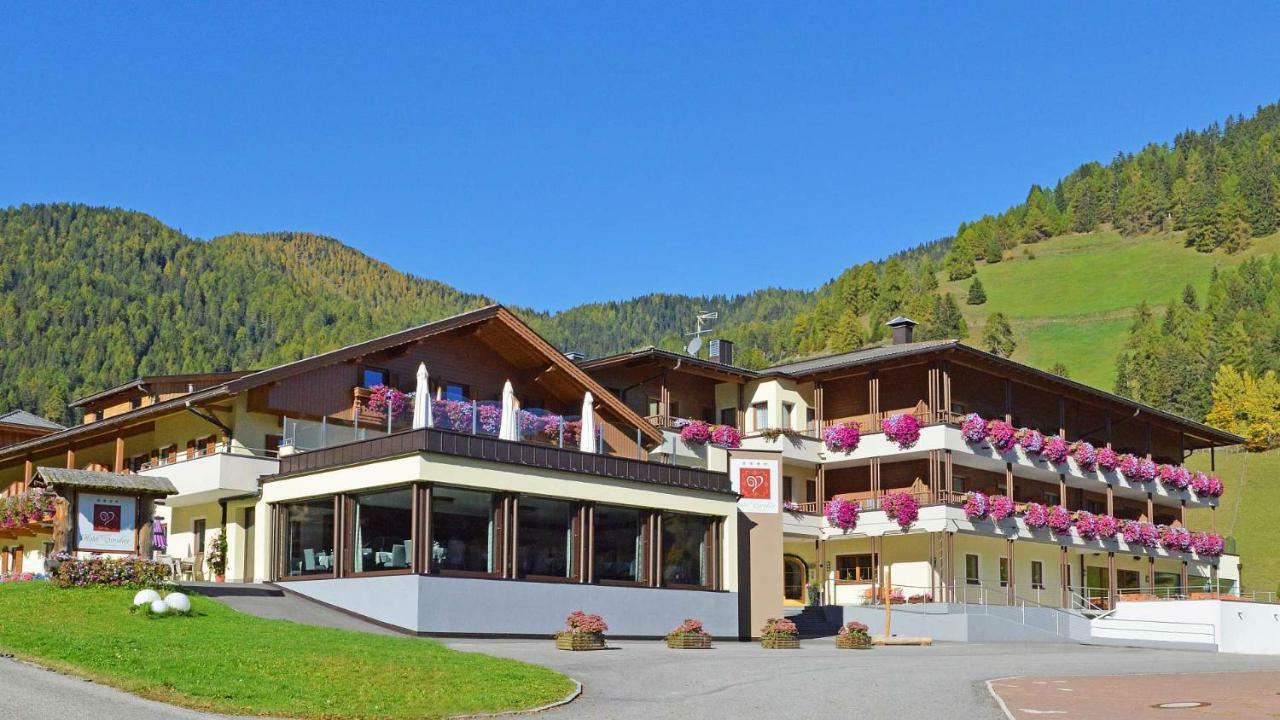 Hotel Trenker Браєс Екстер'єр фото