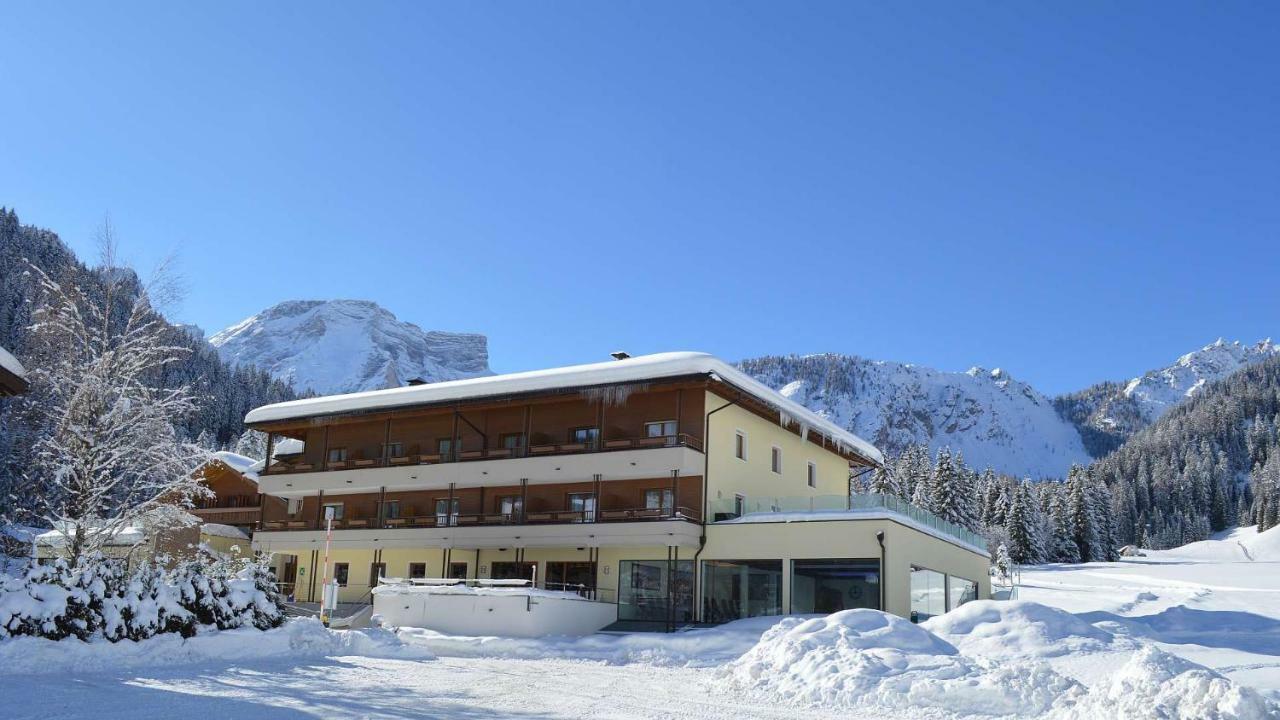 Hotel Trenker Браєс Екстер'єр фото