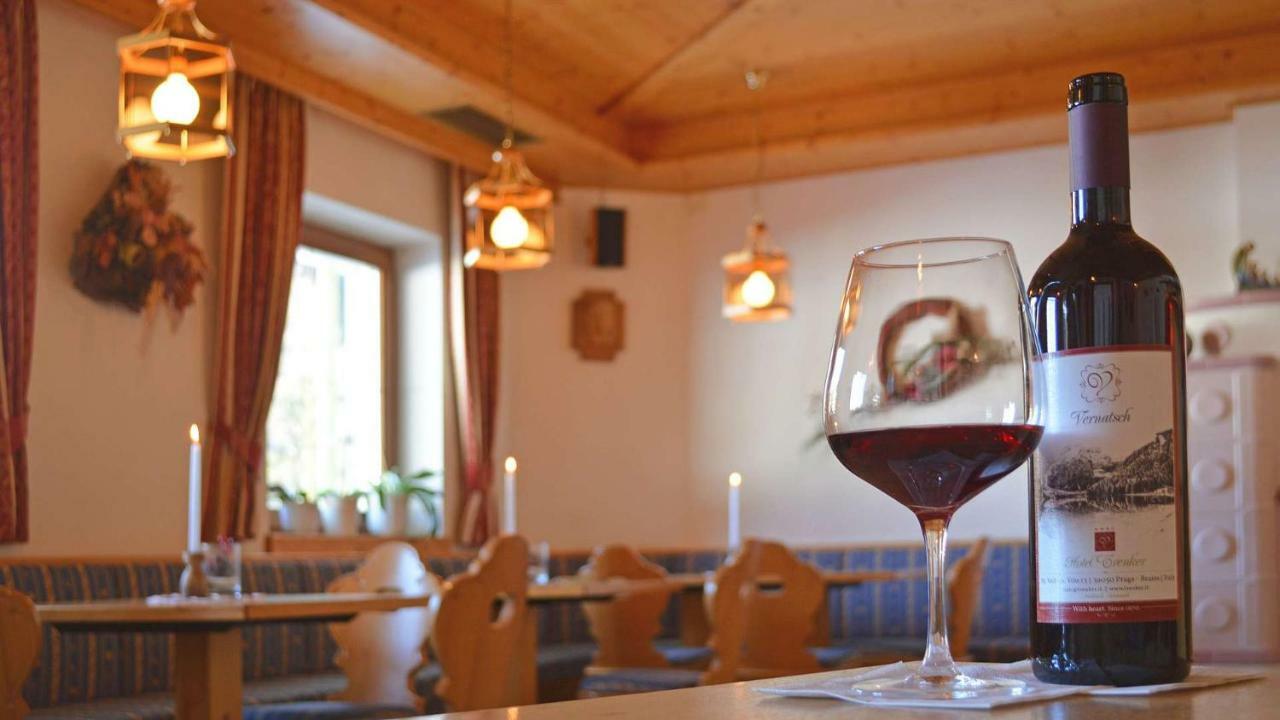 Hotel Trenker Браєс Екстер'єр фото