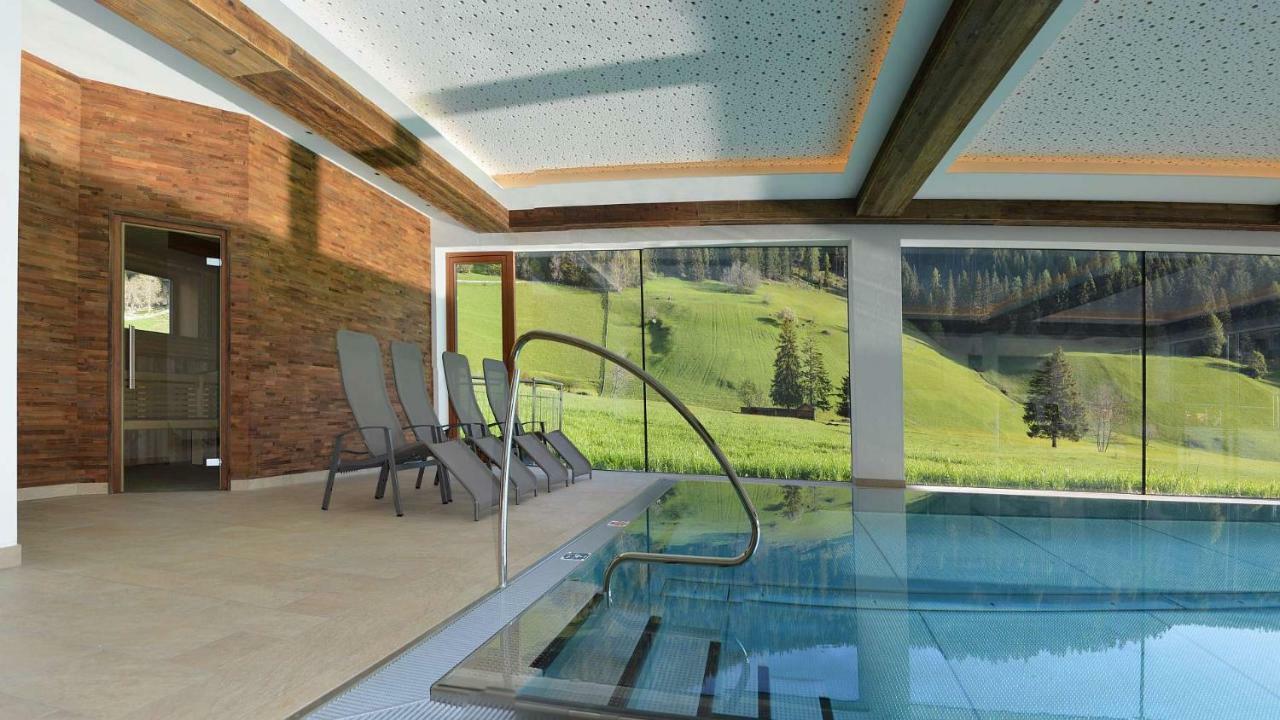 Hotel Trenker Браєс Екстер'єр фото