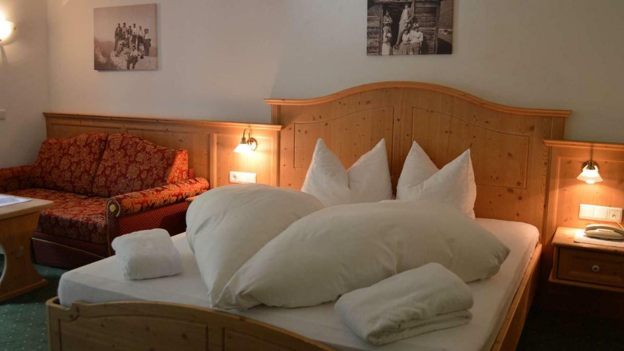 Hotel Trenker Браєс Екстер'єр фото
