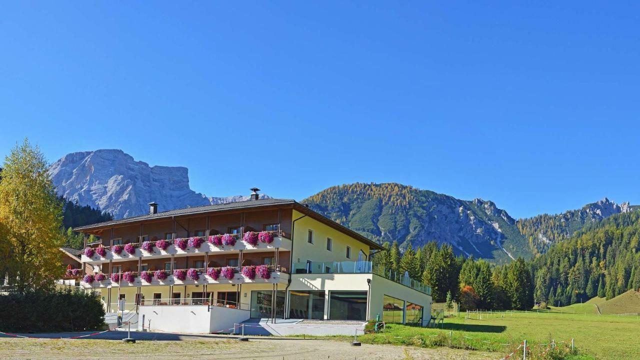 Hotel Trenker Браєс Екстер'єр фото