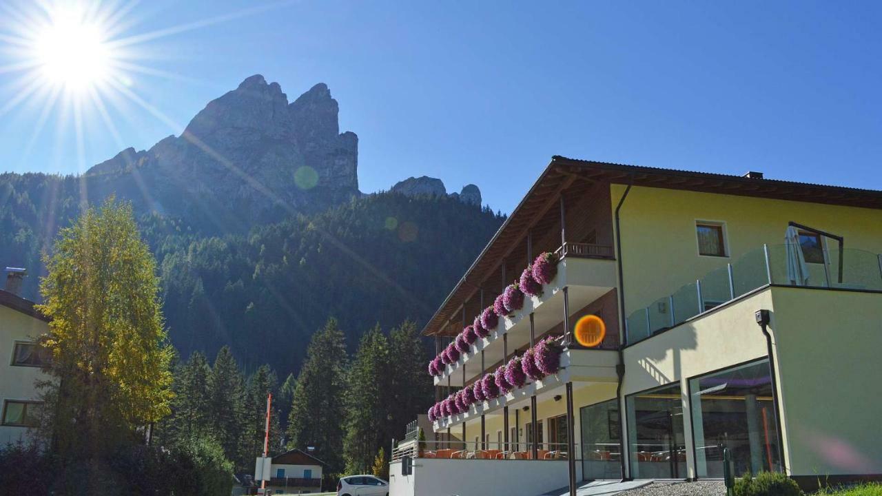 Hotel Trenker Браєс Екстер'єр фото