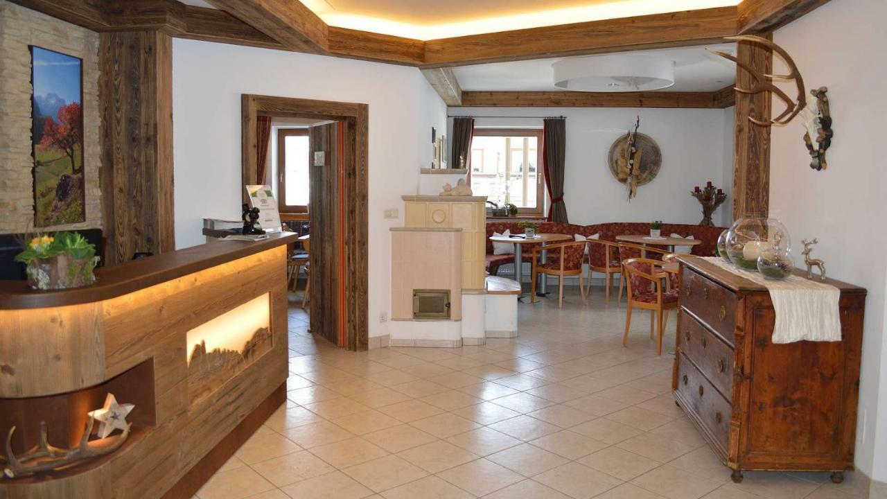 Hotel Trenker Браєс Екстер'єр фото