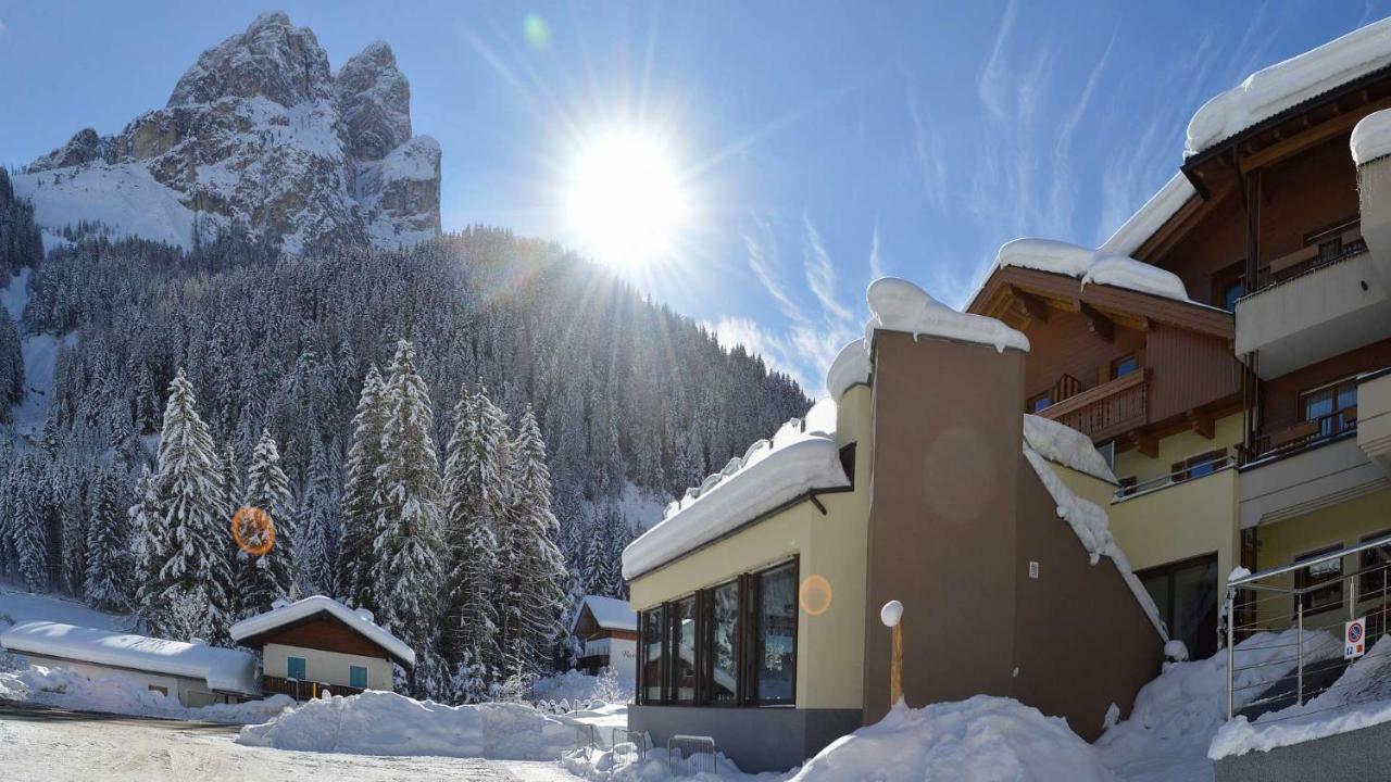 Hotel Trenker Браєс Екстер'єр фото