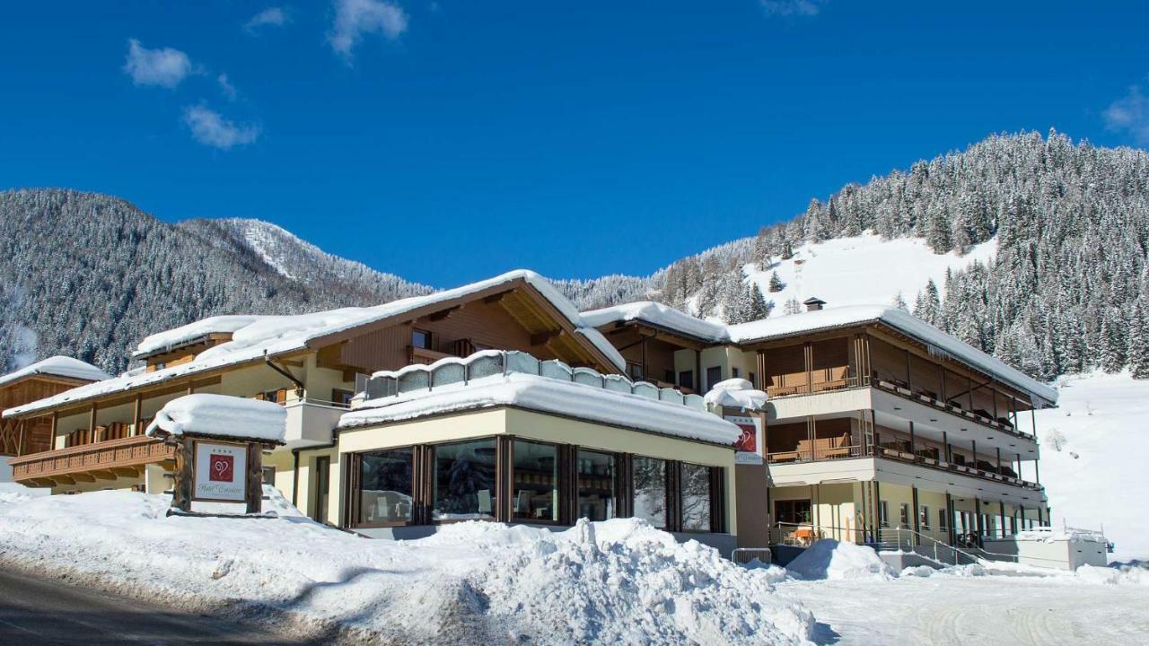 Hotel Trenker Браєс Екстер'єр фото