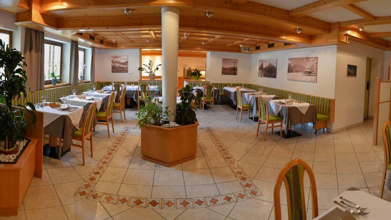 Hotel Trenker Браєс Екстер'єр фото