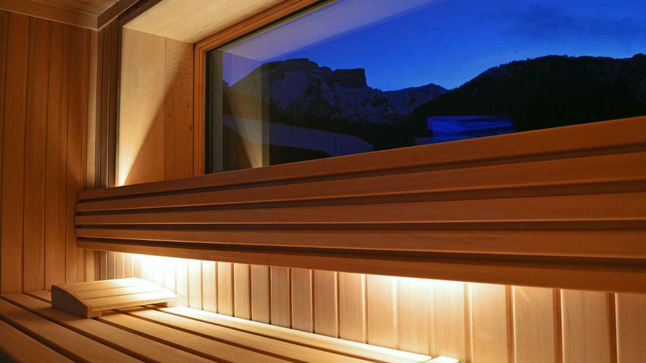 Hotel Trenker Браєс Екстер'єр фото