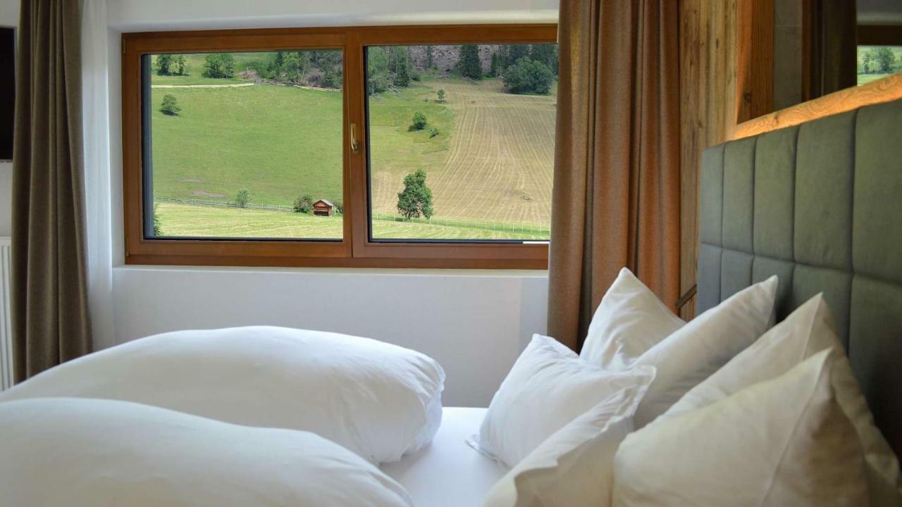 Hotel Trenker Браєс Екстер'єр фото